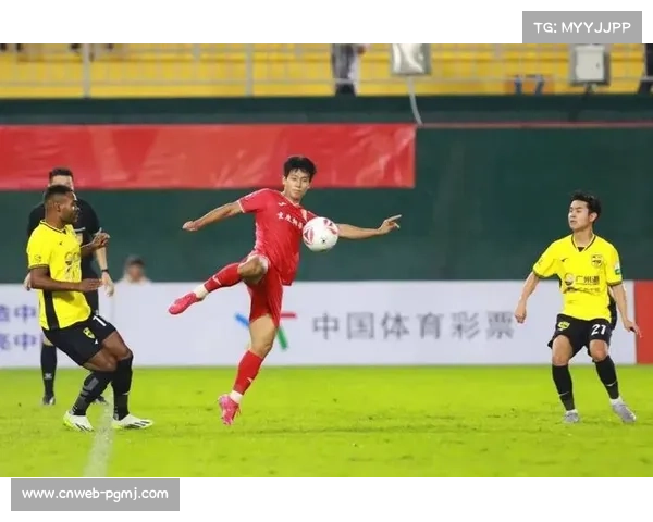 重庆铜梁龙主场氛围火爆，中超回归山城球市复苏